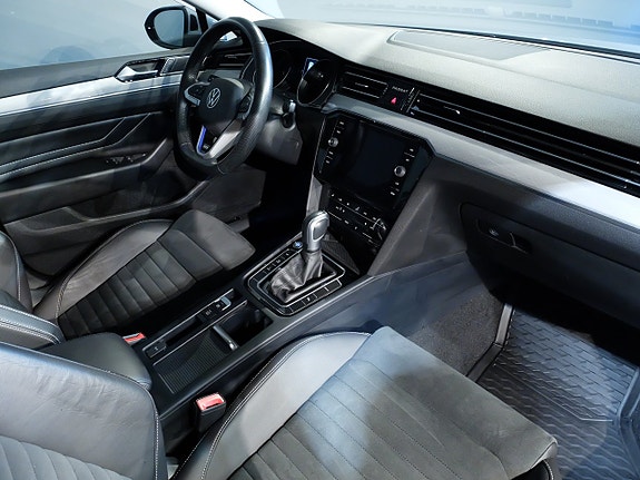 Volkswagen Passat 8 of 11