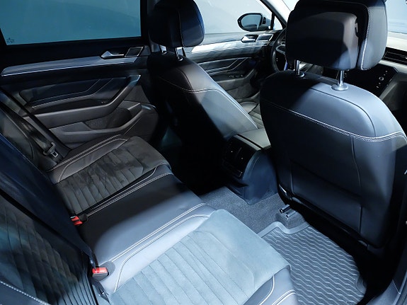 Volkswagen Passat 9 of 11