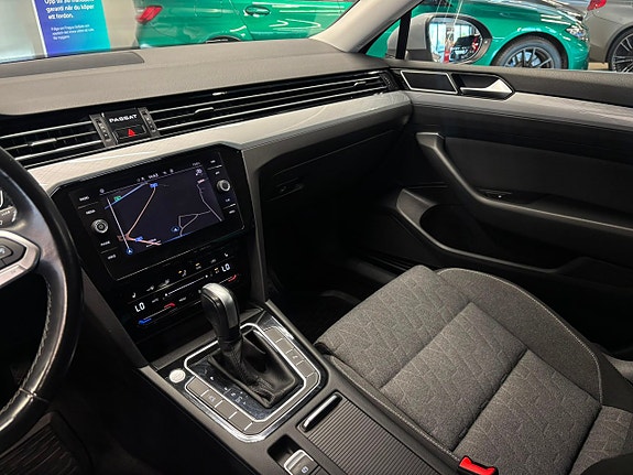 Volkswagen Passat 19 of 28