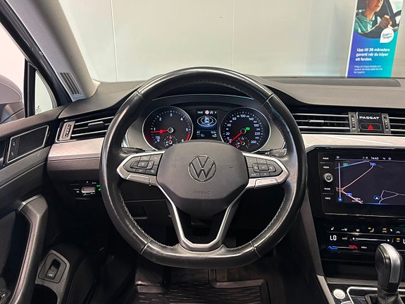 Volkswagen Passat 17 of 28