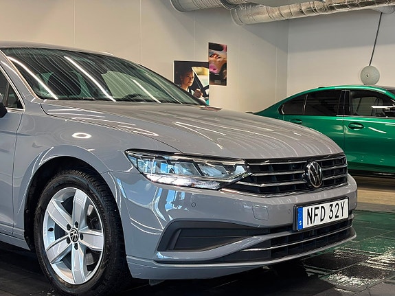Volkswagen Passat 5 of 28
