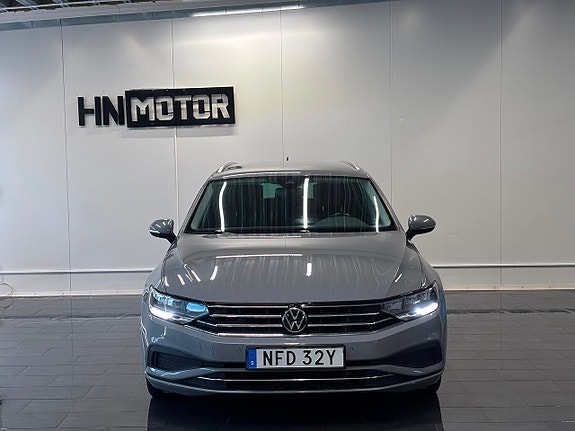 Volkswagen Passat 3 of 28