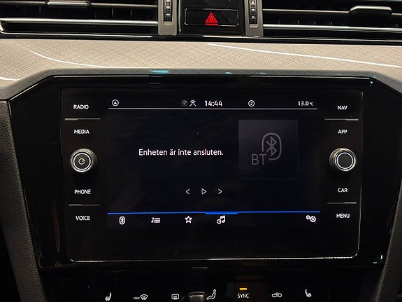 Volkswagen Passat 24 of 28