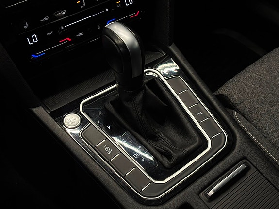 Volkswagen Passat 20 of 28