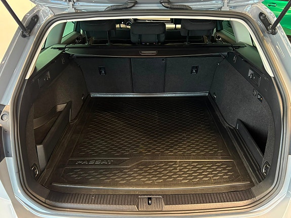 Volkswagen Passat 8 of 28