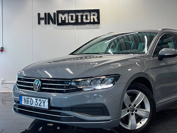 Volkswagen Passat 2 of 28