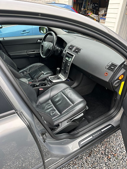 Volvo S40 8 of 15