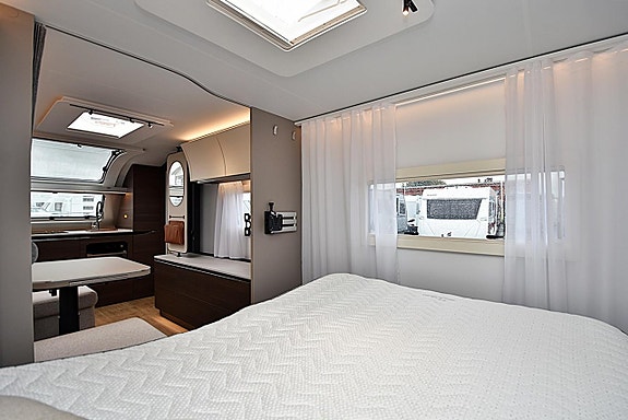 Adria Adria 663 HT Alpina, Queenbed 15 of 27