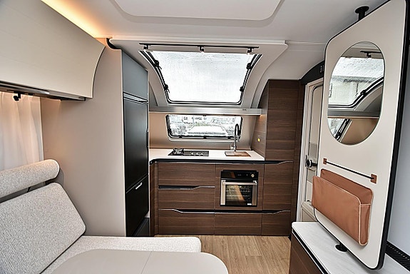 Adria Adria 663 HT Alpina, Queenbed 19 of 27