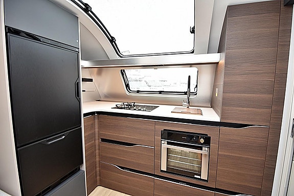 Adria Adria 663 HT Alpina, Queenbed 21 of 27
