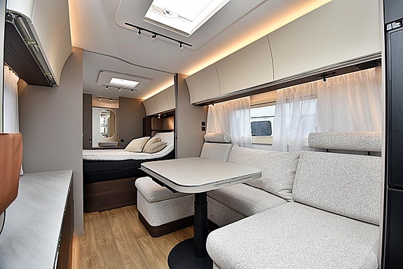 Adria Adria 663 HT Alpina, Queenbed 7 of 27