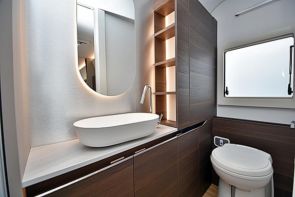 Adria Adria 663 HT Alpina, Queenbed 25 of 27