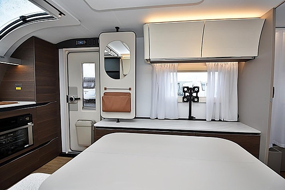 Adria Adria 663 HT Alpina, Queenbed 9 of 27
