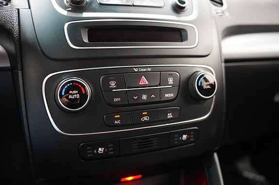 Kia Sorento 15 of 21