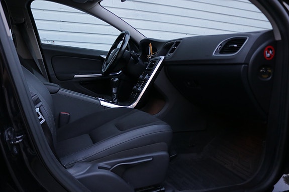 Volvo V60 12 of 18