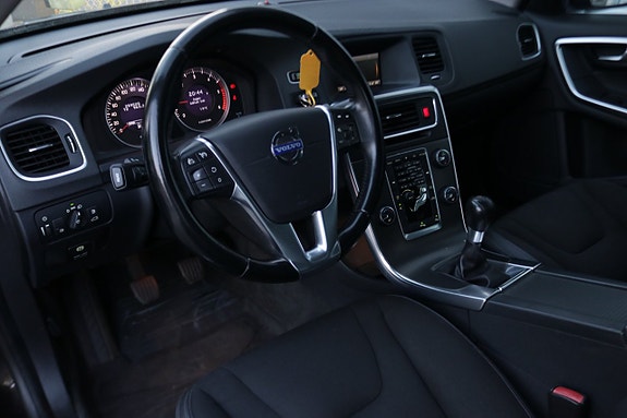 Volvo V60 11 of 18