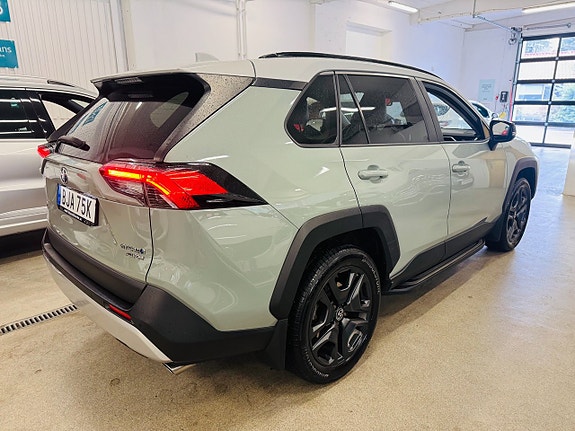 Toyota RAV4 15 of 25