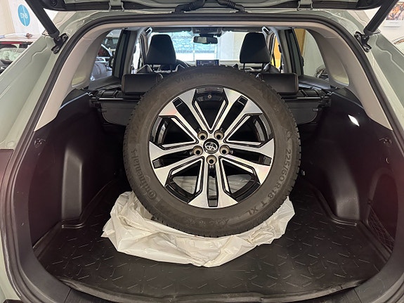 Toyota RAV4 12 of 25