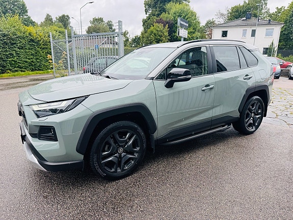 Toyota RAV4 9 of 25