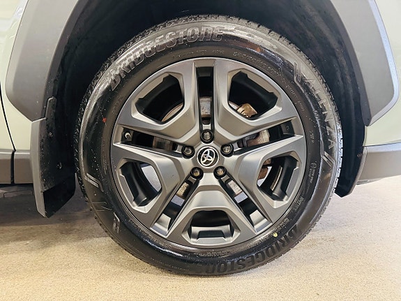 Toyota RAV4 11 of 25