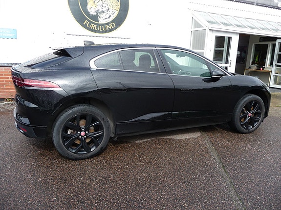 Jaguar I-PACE 3 of 6