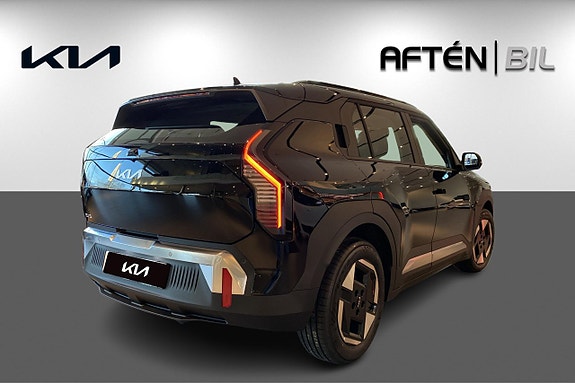 Kia EV3 8 of 21
