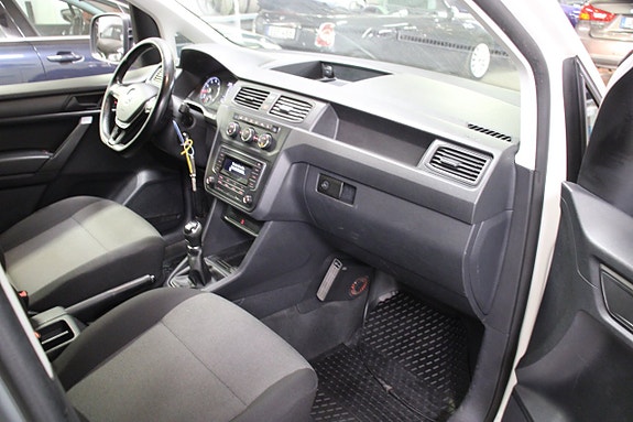 Volkswagen Caddy Maxi 11 of 18