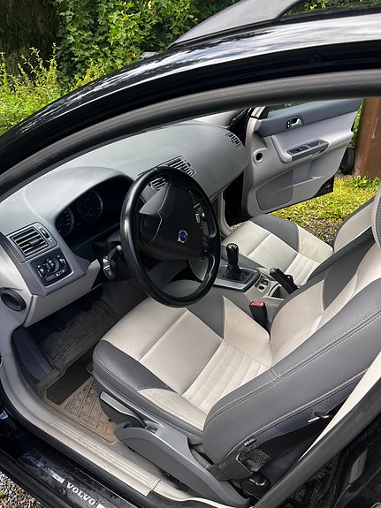 Volvo V50 8 of 9