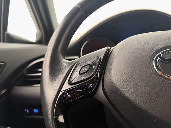Toyota C-HR 14 of 28