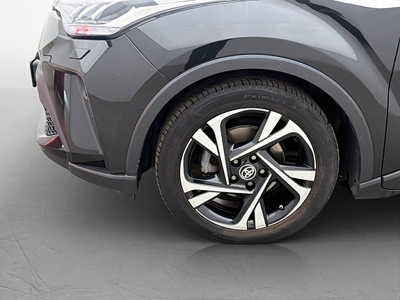 Toyota C-HR 25 of 28