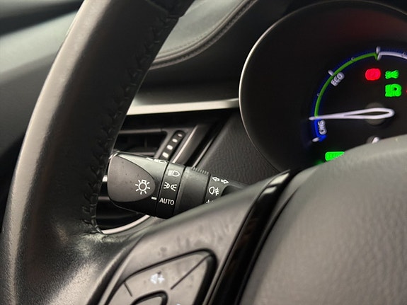Toyota C-HR 13 of 28
