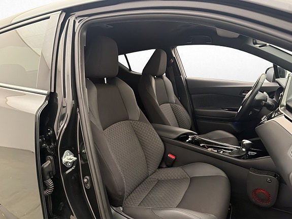Toyota C-HR 24 of 28