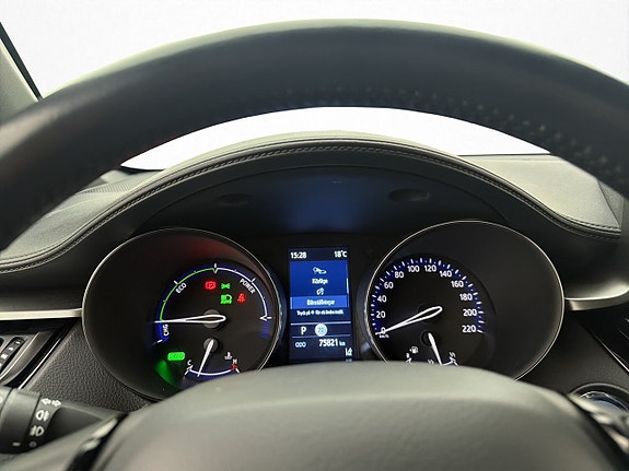 Toyota C-HR 15 of 28