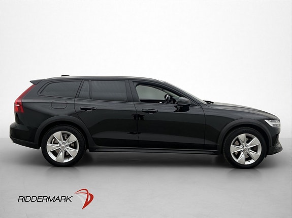 Volvo V60 Cross Country 6 of 30