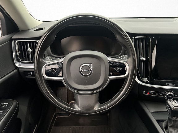 Volvo V60 Cross Country 11 of 30