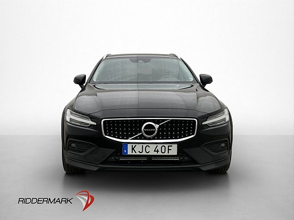 Volvo V60 Cross Country 2 of 30