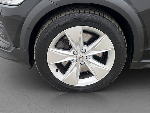 Volvo V60 Cross Country 30 of 30