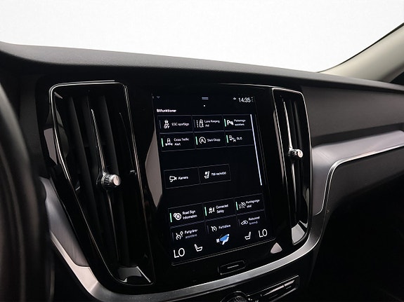 Volvo V60 Cross Country 23 of 30