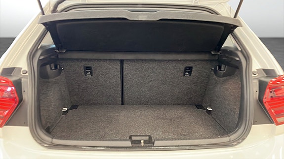 Volkswagen Polo 12 of 12