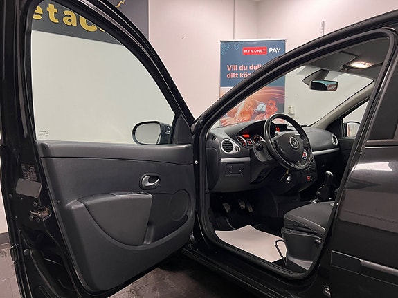 Renault Clio 7 of 24
