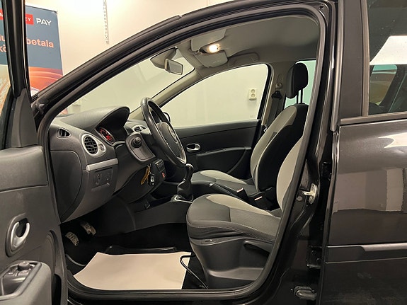 Renault Clio 8 of 24