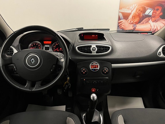 Renault Clio 12 of 24