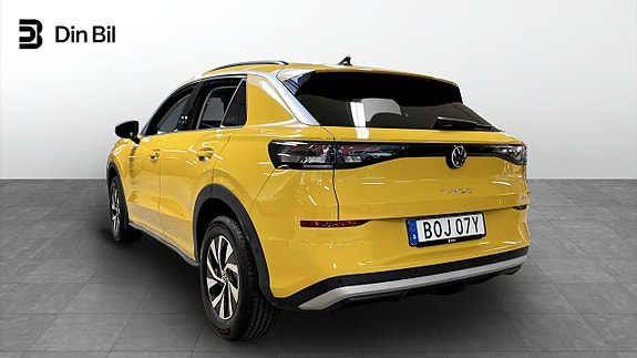 Volkswagen T-Roc 3 of 12
