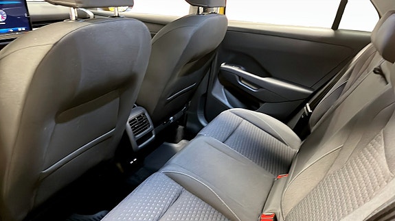 Volkswagen T-Roc 11 of 12