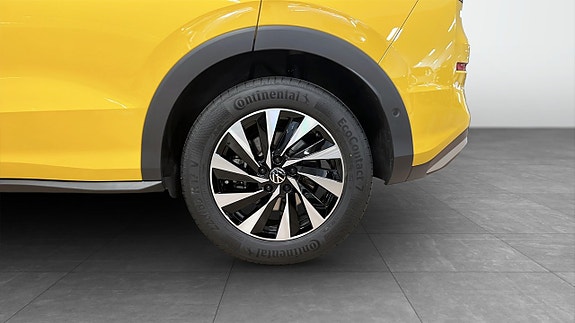 Volkswagen T-Roc 6 of 12