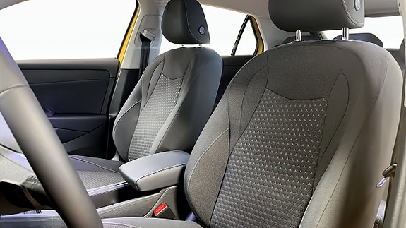 Volkswagen T-Roc 8 of 12
