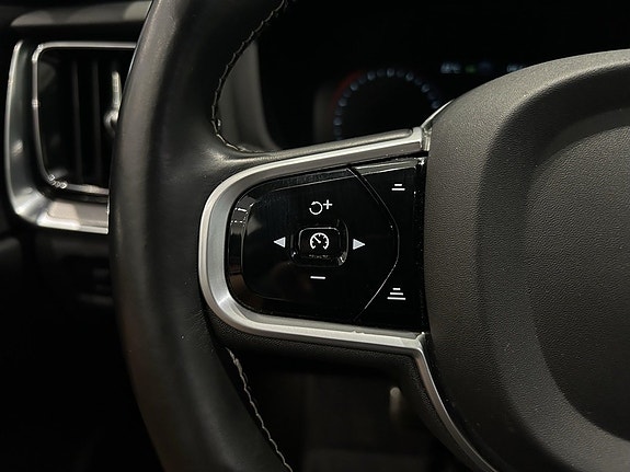 Volvo V60 11 of 14