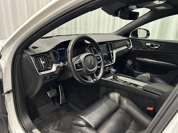 Volvo V60 9 of 14