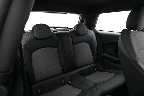 MINI Cooper SE 20 of 27