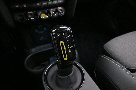 MINI Cooper SE 18 of 27